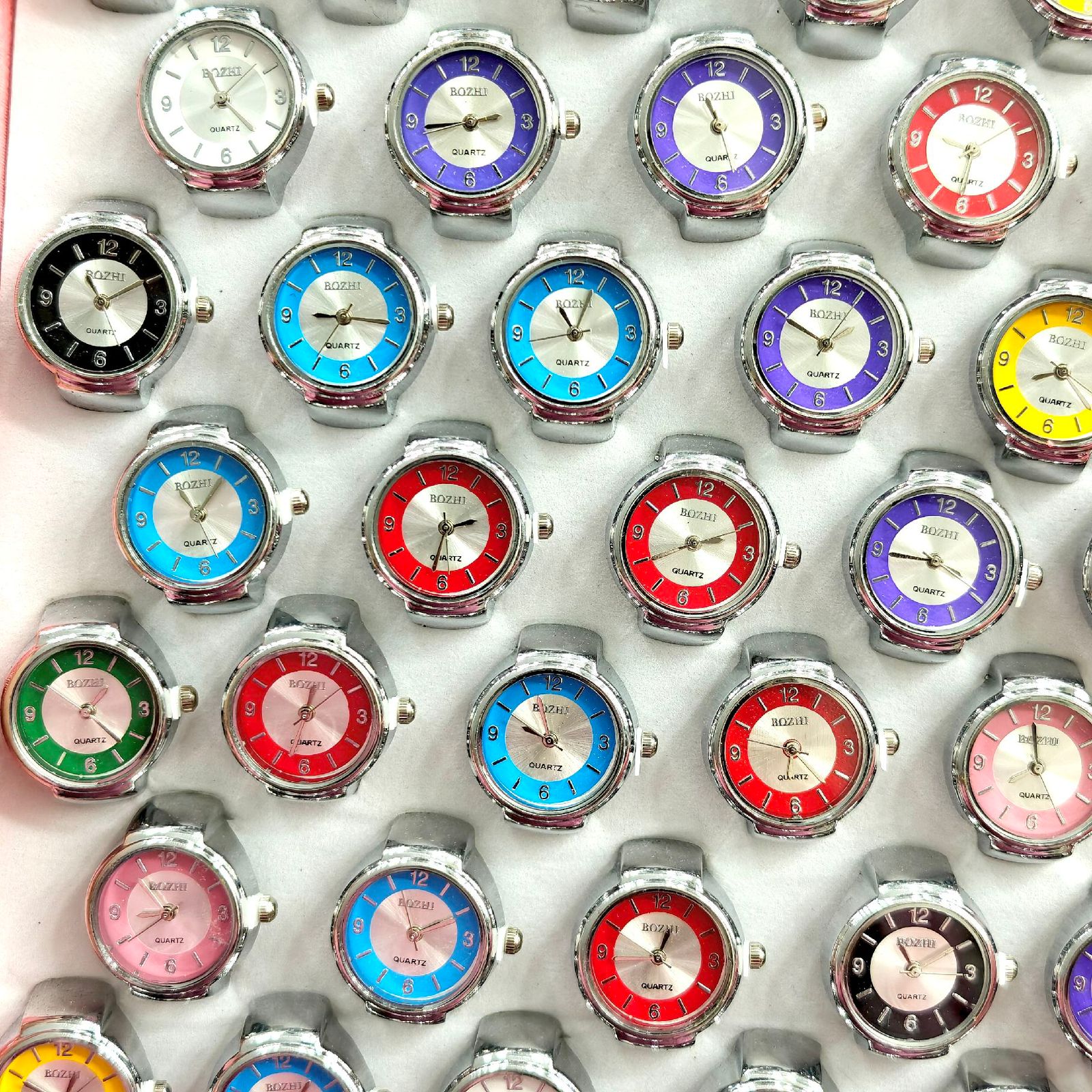 Analog Watches Silver Color-Round Type