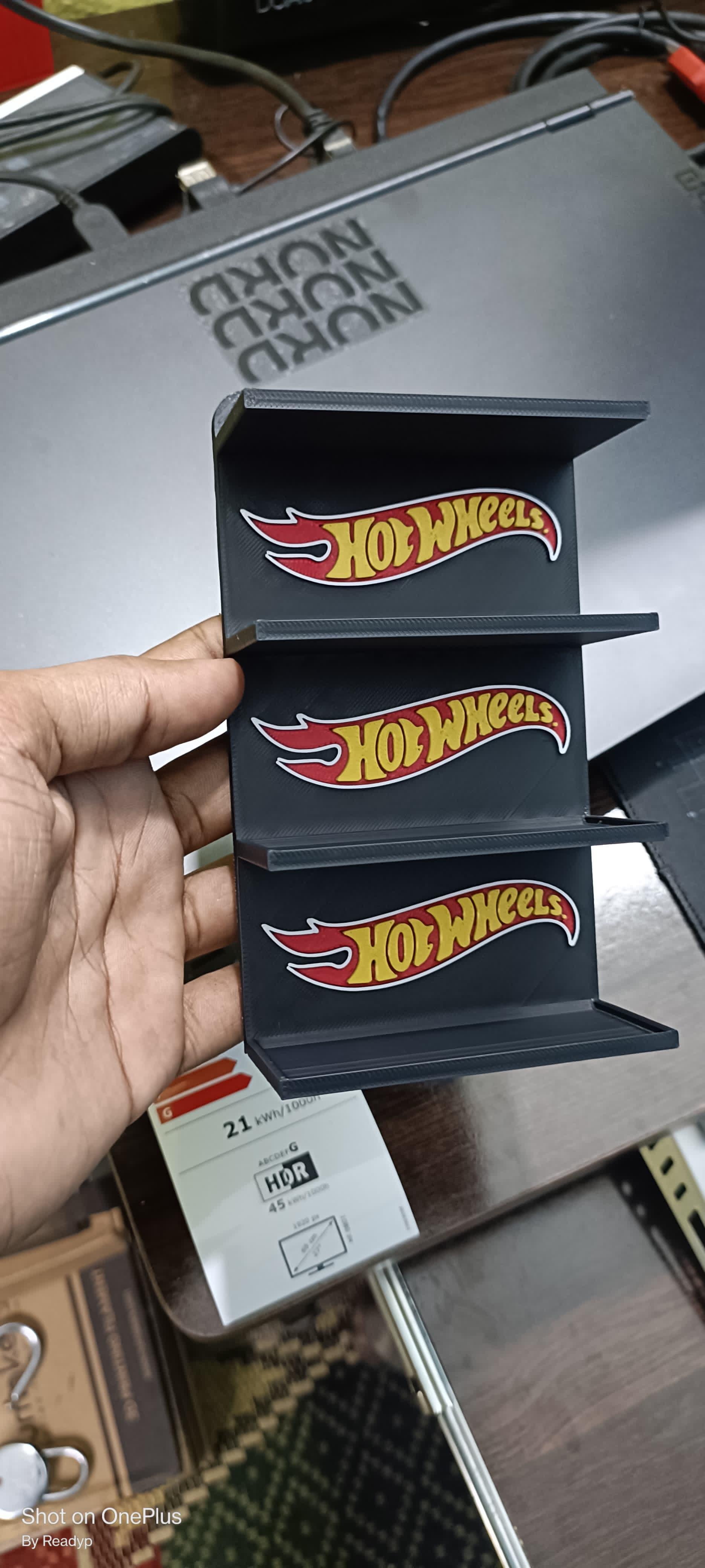 Hot wheels 4 cars stand